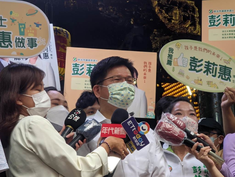 民進黨新北市長參選人林佳龍不僅重申自己會接棒新北市，也砲打新北市長侯友宜只會說空話，要侯友宜如果真的想選總統，就不應參選新北市長。(黃敬文攝)