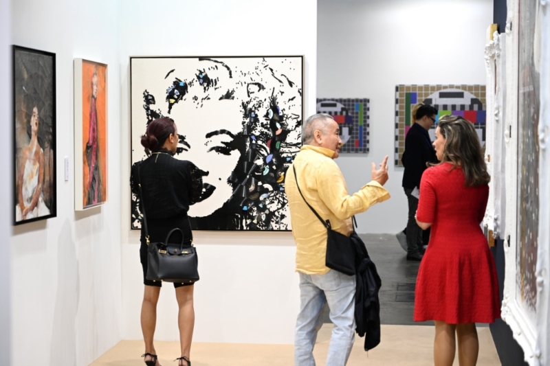 《Art Basel香港2023》四周均可见来自全球不同地方的参观者