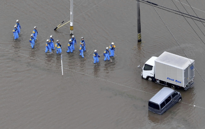 日本持续暴雨造成灾害。