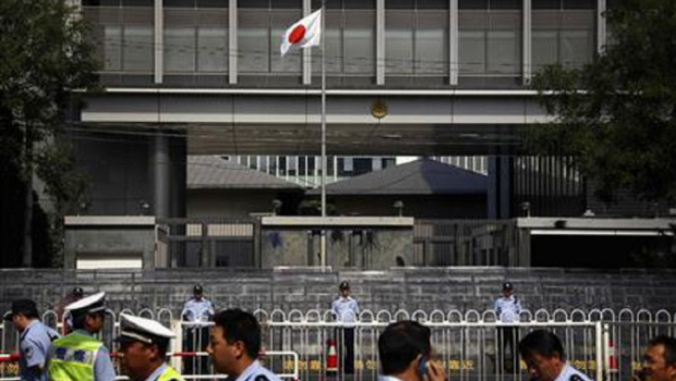 日本驻华大使馆表示，自上月底福岛核污水排海以来，接到40多万个骚扰电话。
