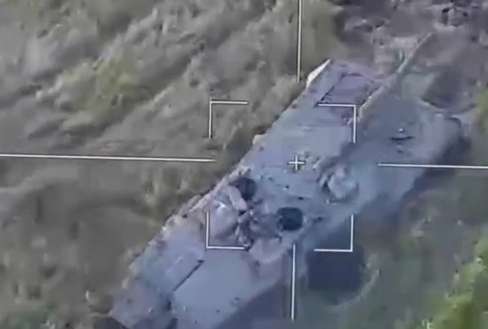 俄卫星社发布的“豹”式坦克视频截图