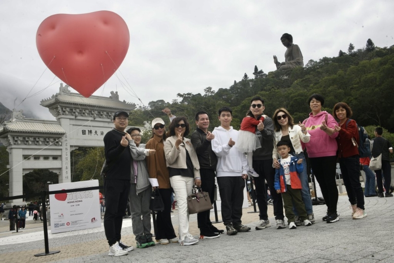 “快闪” 细红心今日大屿山昂坪市集出现。