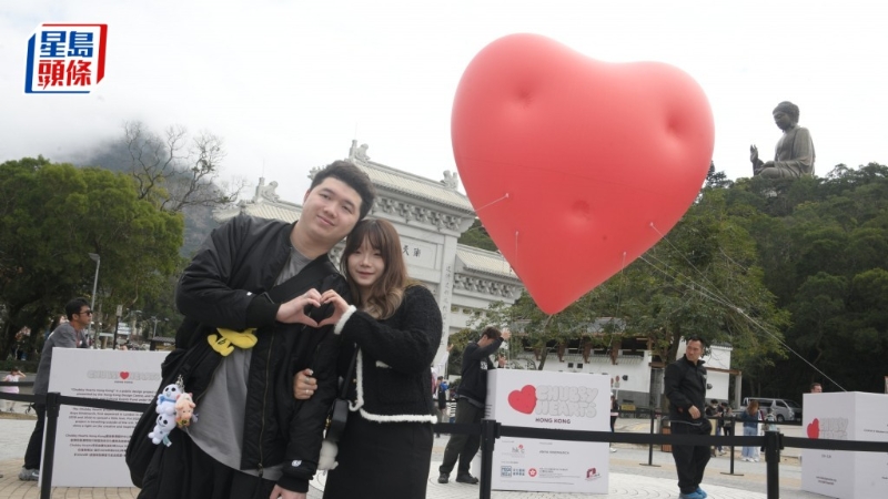 “快闪” 细红心今日大屿山昂坪市集出现 。