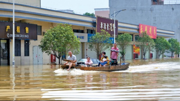 广东连场暴雨已致4死10人失踪，全省11万人转移