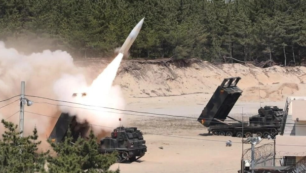 美国陆军战术导弹系统秘密运抵乌克兰，射程近321公里