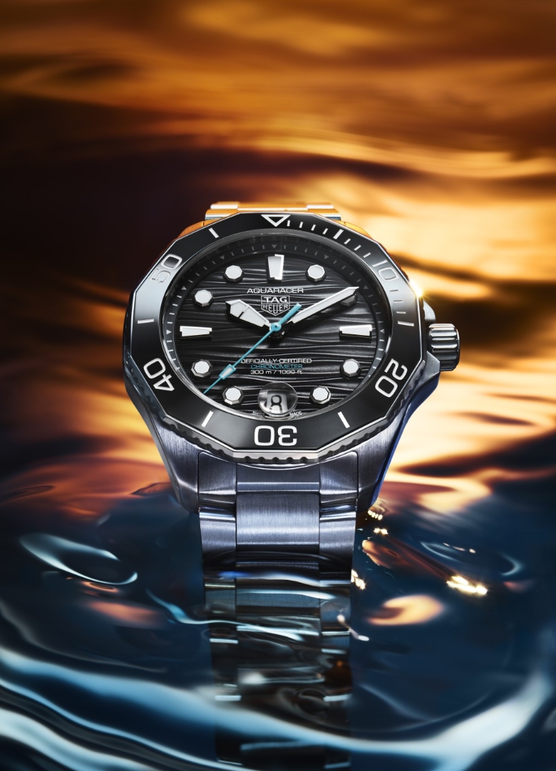 Tag Heuer Aquaracer Professional 300 Date，表壳：42mm不锈钢 、机芯：TH31-00自动、 售价：$28,800。