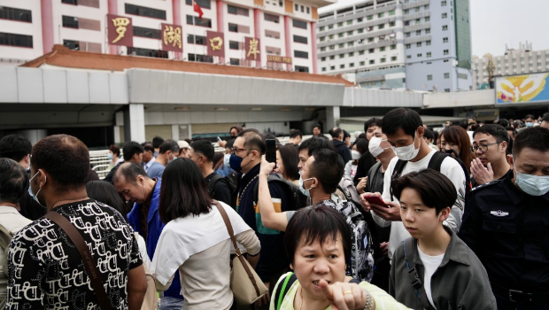 除夕倒数 | 罗湖及深圳湾口岸拟延长服务，保安局：详情尽快公布