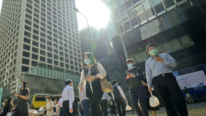 香港財金官員，對鞏固香港國際金融中心地位，任重道遠。