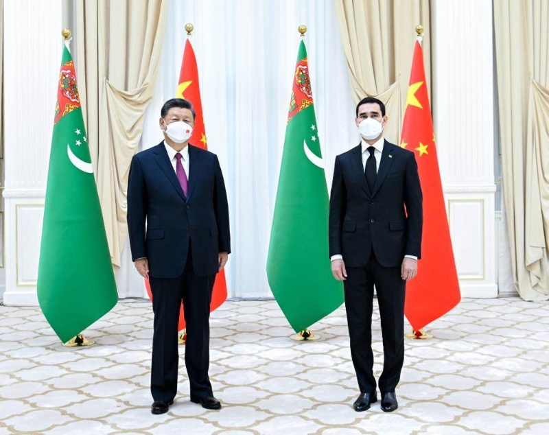 图为中国国家主席习近平去年9月与土库曼斯坦总统别尔德穆哈梅多夫举行会谈。 （摘自新华社）