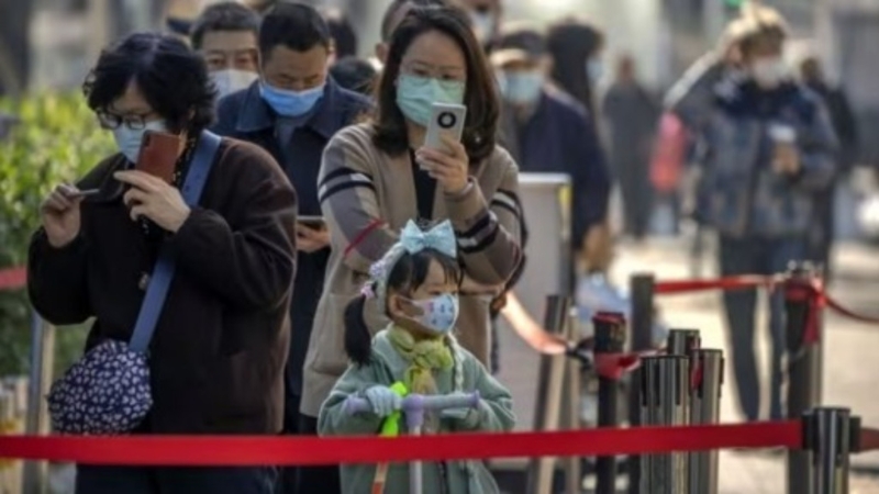 预计浙江省疫情在本月底将降至较低的流行水平。 美联社