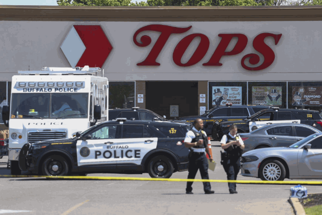 水牛城超市屠殺案，案發於一家TOPS超市，死者全是非裔。 資料圖片