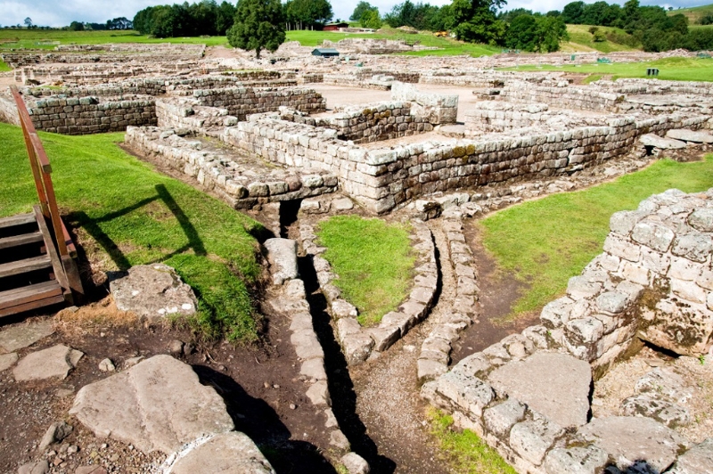 考古学家在英格兰东北角诺森伯兰（Northumberland）一处罗马帝国文德兰达（Vindolanda，上图）要塞，发现一根长约16公分的木制长形棒状物，推测为古罗马人的性爱工具。 （资料照/shutterstock）