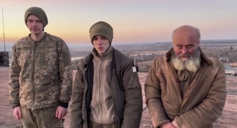 普里戈津的影片中出现3名乌克兰公民，他们向泽连斯基喊话