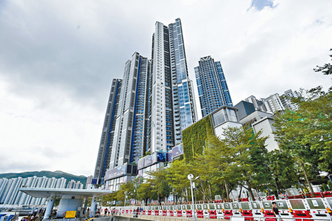 荃湾海之恋一个3房户议价后以1466万易手。