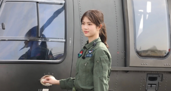 徐楓燦是陸軍首批自主培養首位實裝單飛女飛行員。