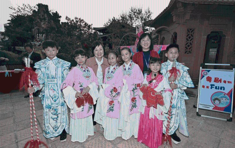 訪問團到訪永慶坊的粵劇藝術博物館觀看粵劇表演。政府新聞處圖片