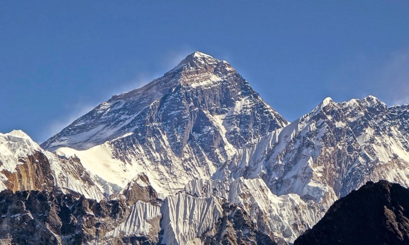 继禁单人攀登珠穆朗玛峰 尼泊尔禁止一人远足。 网图