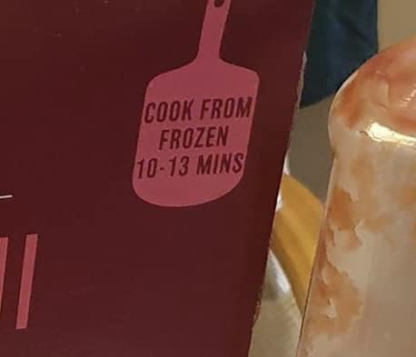 急凍薄餅的包裝上亦表明，需要烹調10至13分鐘