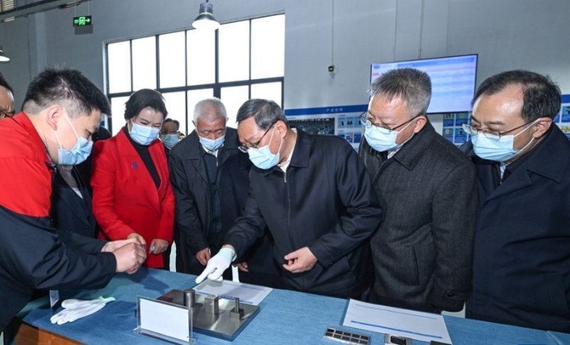 李強到訪了汽車廠及中國鐵建重工等企業。新華社