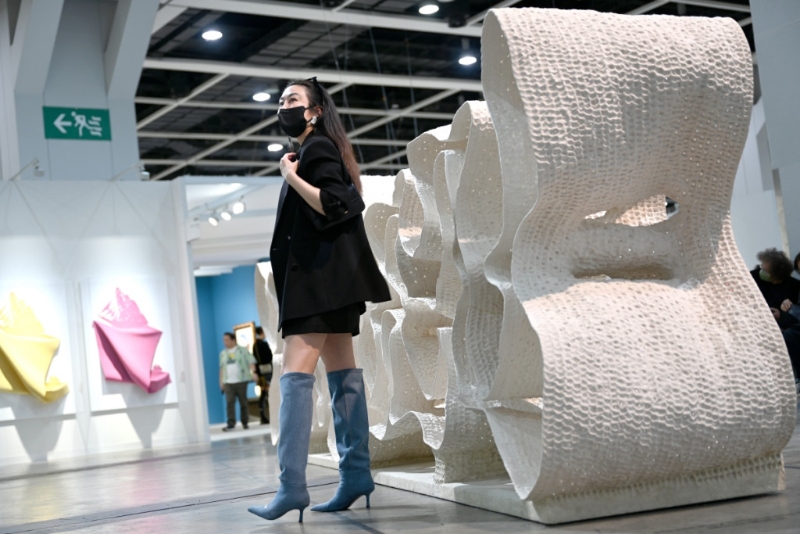 《Art Basel香港2023》徐永旭以黏土为主要材料的《2019-37》（EN13）
