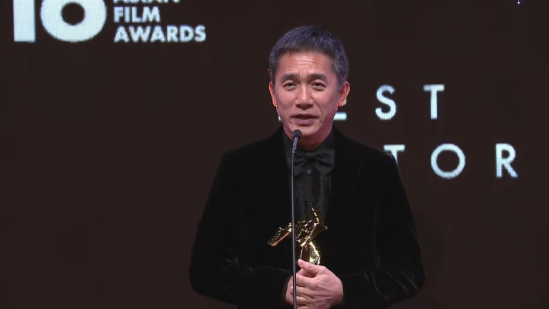 日前梁朝伟凭《风再起时》夺于「亚洲电影大奖」夺「最佳男主角」。