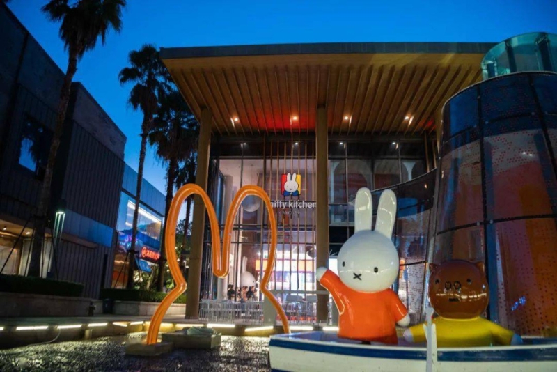 樓高2層的店子劃分為零售、美食、派對及打卡不同區域，是Miffy「粉絲」朝聖的最近朝聖地。