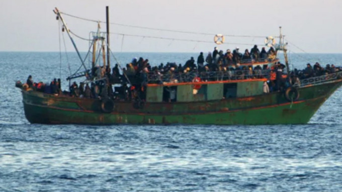 地中海偷渡船