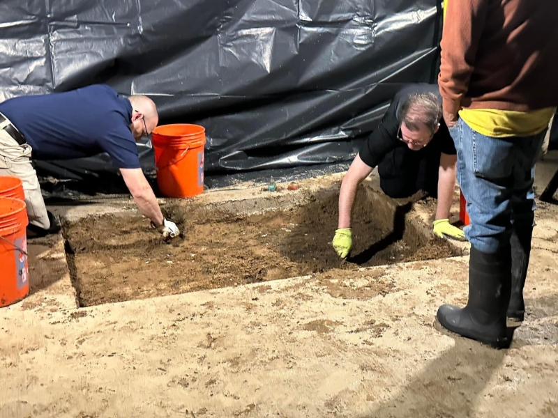 挖掘土壤
