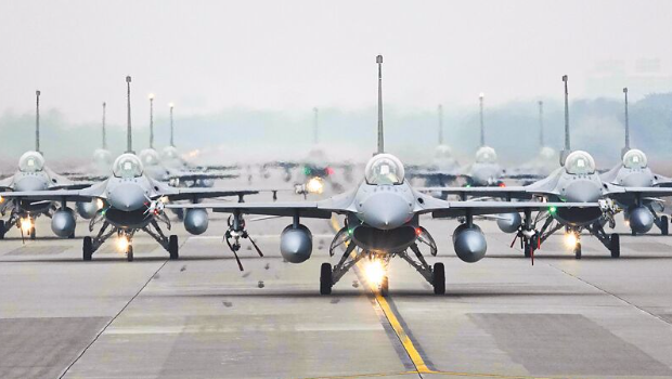F-16V交机延宕付款却照旧　蓝委叹台湾被当盘子