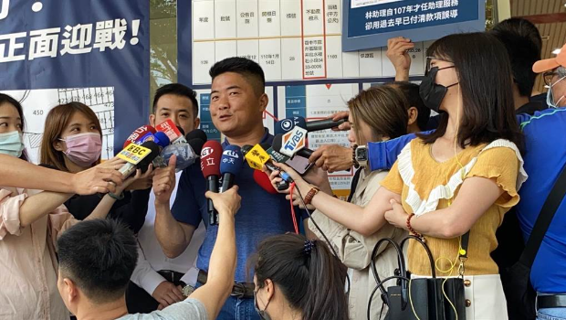 前“立委”颜宽恒5月1日偕律师出面正面回应，直指检方是针对性、政治追杀