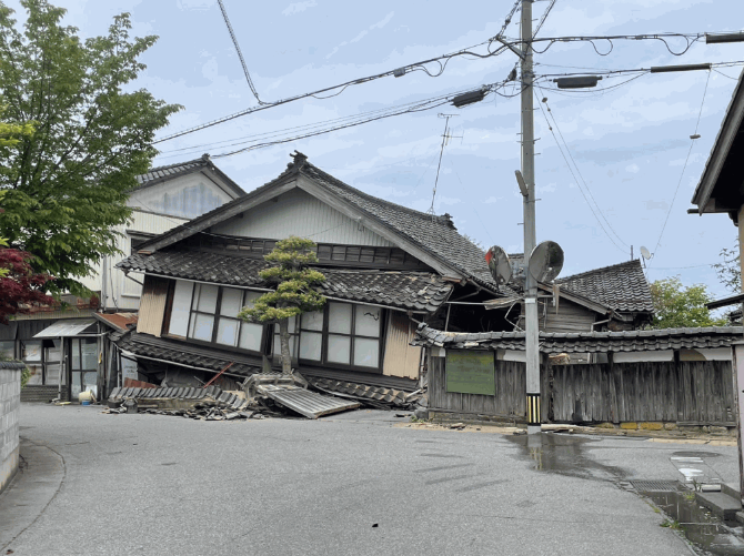 地震后市内房屋损毁情况