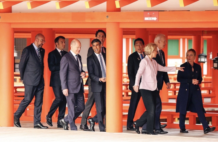 G7领袖参观严岛神社