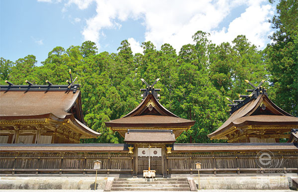 熊野本宫是熊野三山的其中一个，也是最重要的一间神社，参拜者通常会首先参拜。