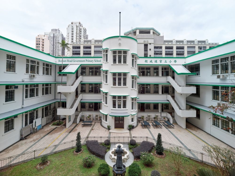 般咸道官立小学建筑融入了现代风格。