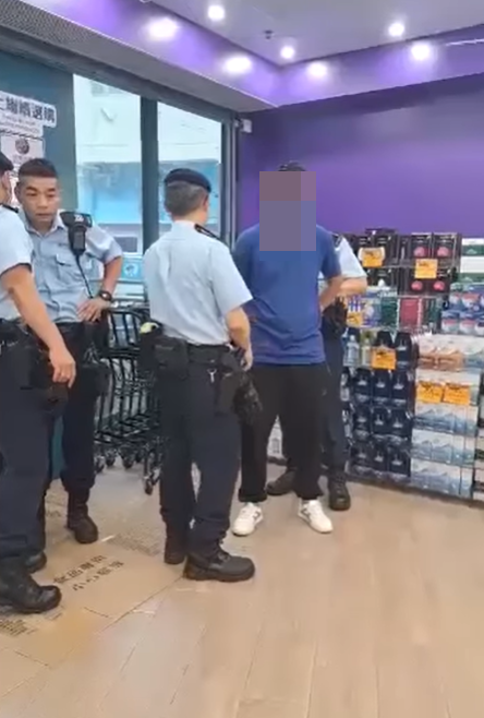 男子当场被捕。