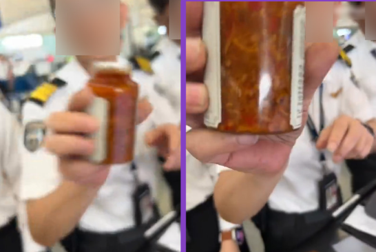 一名安检人员拿起XO酱，并向镜头展示，耐心解释：“液体唔带得㗎。”