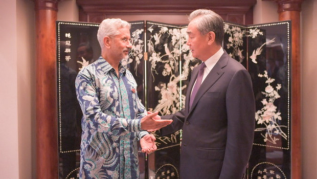 王毅在雅加达应约会见印度外长苏杰生。