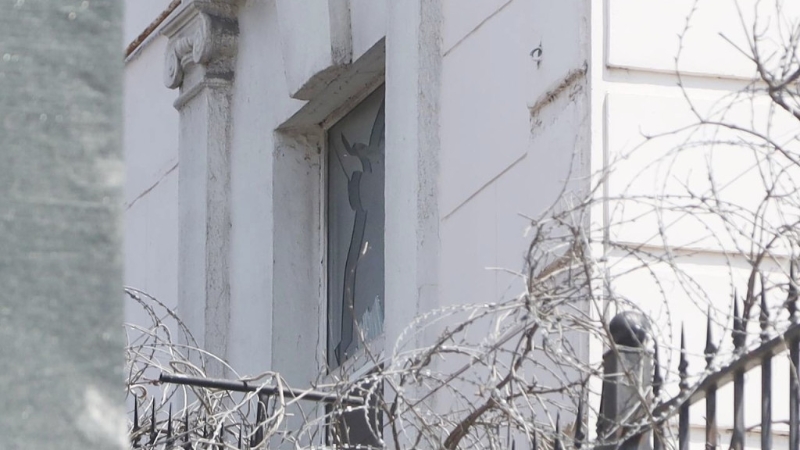 中国驻敖德萨总领馆部分墙面和窗户玻璃受损
