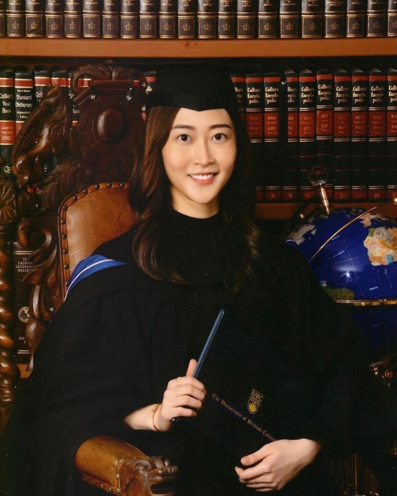 13号陈晓彤毕业于加拿大著名学府哥伦比亚大学音乐系硕士。
