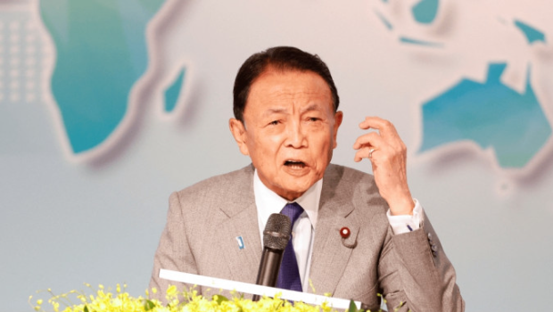 麻生太郎访台期间发表涉台海言论。