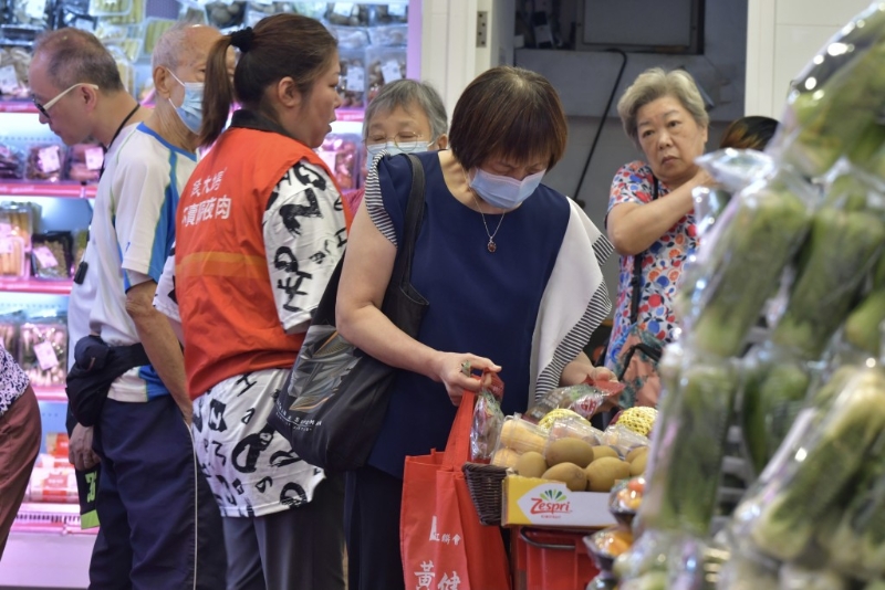 部分民生店铺仍有继续营业。