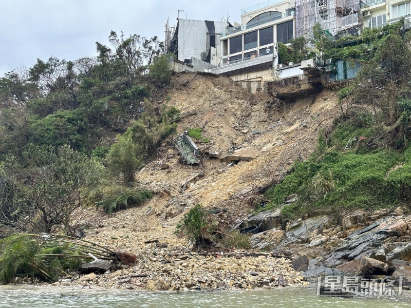 红山半岛大面积山泥倾泻。 资料图片