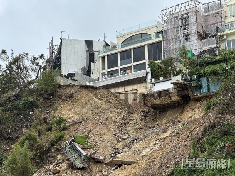 72号屋部分地基悬空。梁国峰摄