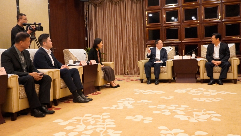 南阳市委书记朱是西会见香港传媒高层一行。