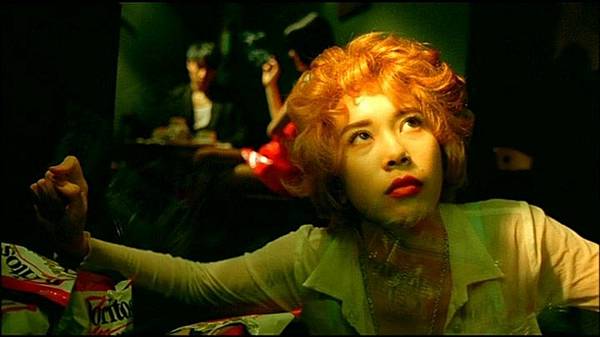 王家卫电影《堕落天使》曾在爱群理发店取景。(电影)
