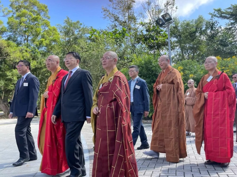 佛教界首次正式公开举行的国庆升旗仪式
