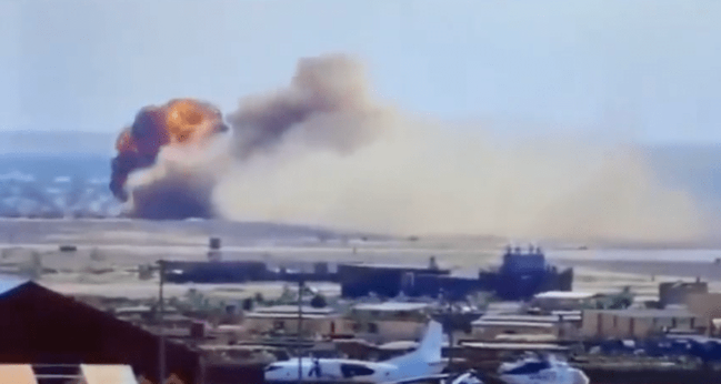 ​载140人俄制运输机坠毁爆炸影片曝光，一度传瓦格纳士兵身亡