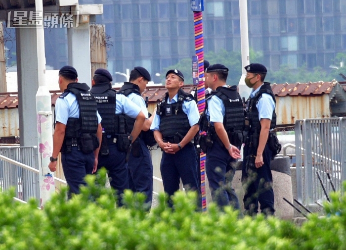 政府明日早上将在金紫荆广场举行升旗传式，警方将会派驻警力驻防。