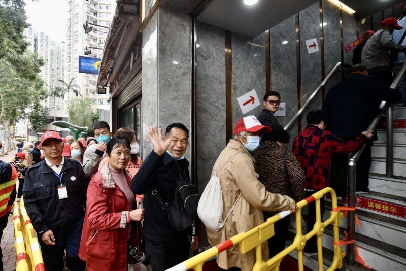 国庆假期大批内地团到港旅游。