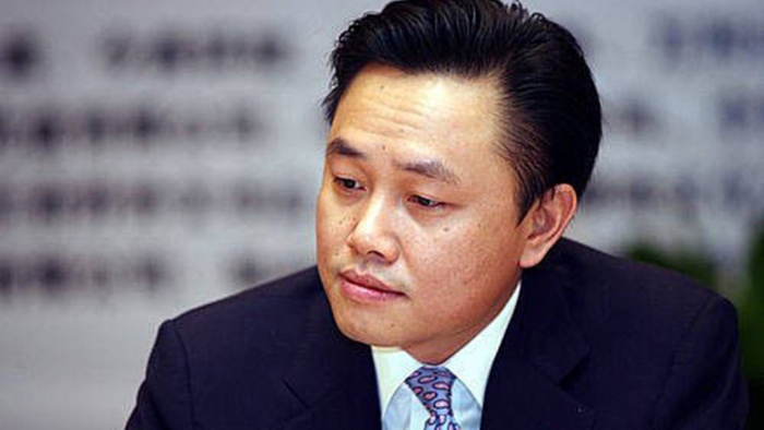 黄光裕2008年因非法经营罪、内幕交易罪和单位行贿罪获刑14年